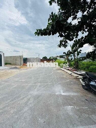 🎉LÊN SÓNG 02 CĂN NHÀ MỚI XÂY, FULL NỘI THẤT, NGAY CHỢ HÓC MÔN – THỚI T