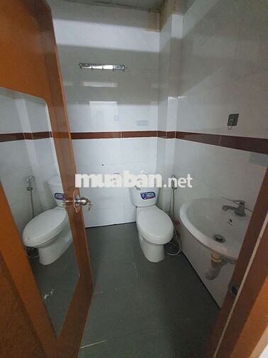 Mặt Tiền  Làm Nails Tóc VV 3,5x12 1lầu 2pn 2wc