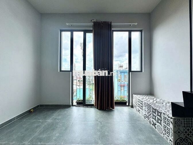 Ban công rộng – View thoáng – Ngồi chill mỗi tối - Phan Văn Hớn