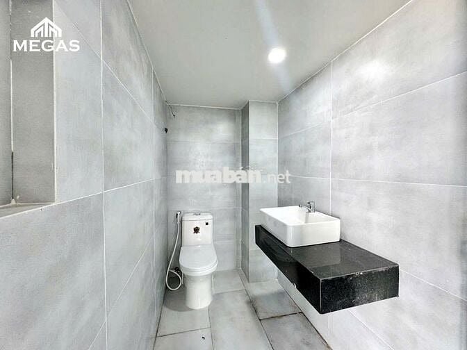 Ban công rộng – View thoáng – Ngồi chill mỗi tối - Phan Văn Hớn