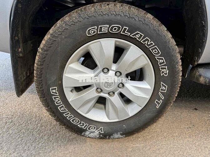 Toyota Hilux 2016 2.4E 4x2 MT - 100000 km