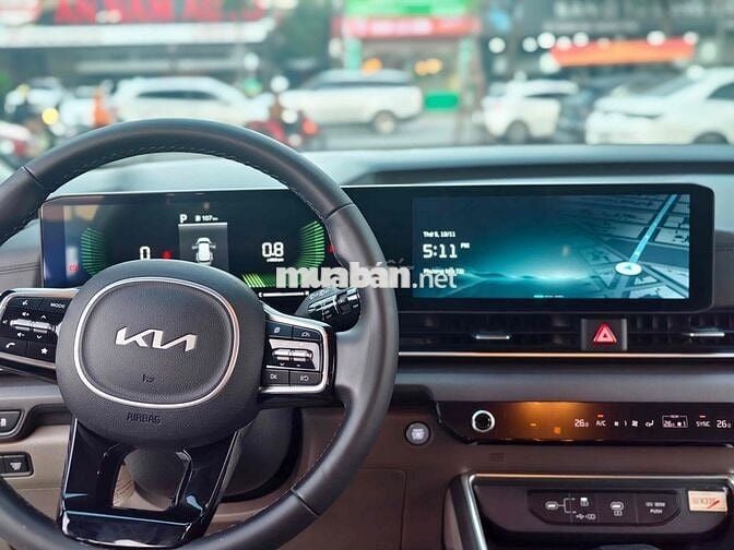 Kia Carnival 2024 2.2D Luxury - màu trắng