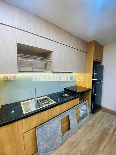 Phòng tách bếp sang đẹp cạnh Phú Mỹ Hưng