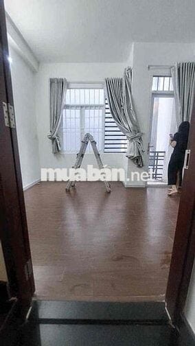 Nhà Mới Đẹp đg Qtrung P10: 4x7m, 2 lầu, 2pn, 3wc, sân thượng