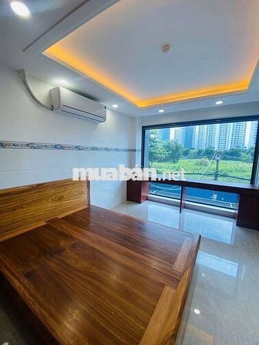 Phòng tách bếp sang đẹp cạnh Phú Mỹ Hưng