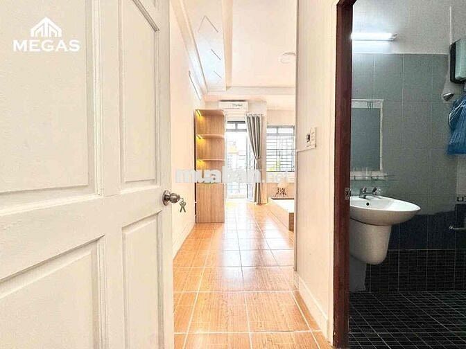 CĂN HỘ MỚI XÂY-FULL NỘI THẤT-BAN CÔNG NGAY EMART PHAN HUY ÍCH