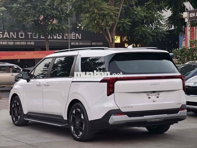Kia Carnival 2024 2.2D Luxury - màu trắng