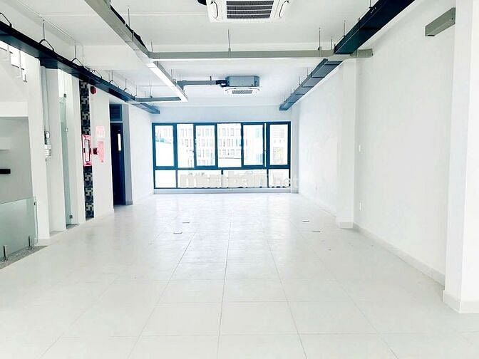 SIÊU PHẨM TÒA NHÀ VĂN PHÒNG – FULL KÍNH – 102C Cộng Hoà, 500M2