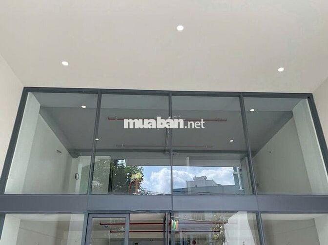 SIÊU PHẨM TÒA NHÀ VĂN PHÒNG – FULL KÍNH – 102C Cộng Hoà, 500M2