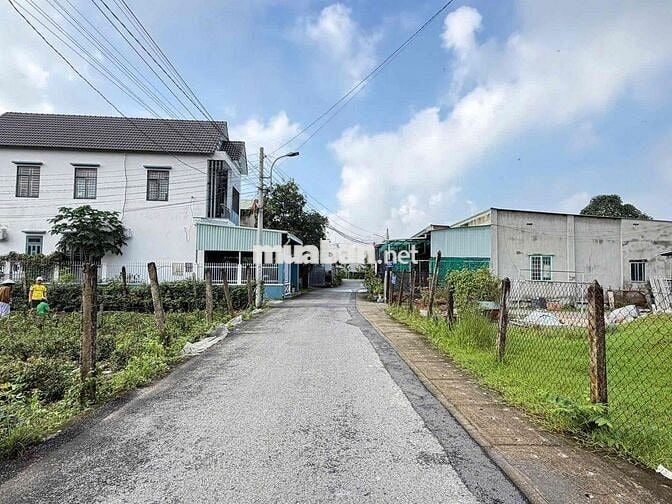 Kẹt tiền cần bán gấp lô đất trong khu dân cư