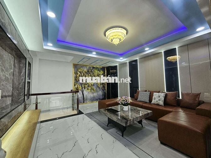 Nhà phố 3 lầu đường TL19 sát ngã 4 ga