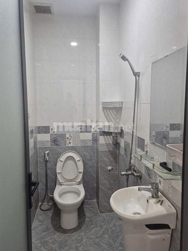 Nhà 4 phòng Minh Phụng Q11 hẽm lớn giá 15 triệu