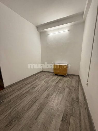 Mình cho thuê căn nhà 3 tầng ngay ngã tư Đinh Tiên Hoàng - ĐBP