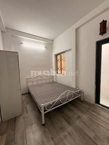 Mình cho thuê căn nhà 3 tầng ngay ngã tư Đinh Tiên Hoàng - ĐBP