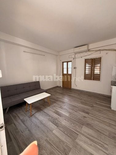 Mình cho thuê căn nhà 3 tầng ngay ngã tư Đinh Tiên Hoàng - ĐBP