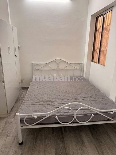 Mình cho thuê căn nhà 3 tầng ngay ngã tư Đinh Tiên Hoàng - ĐBP