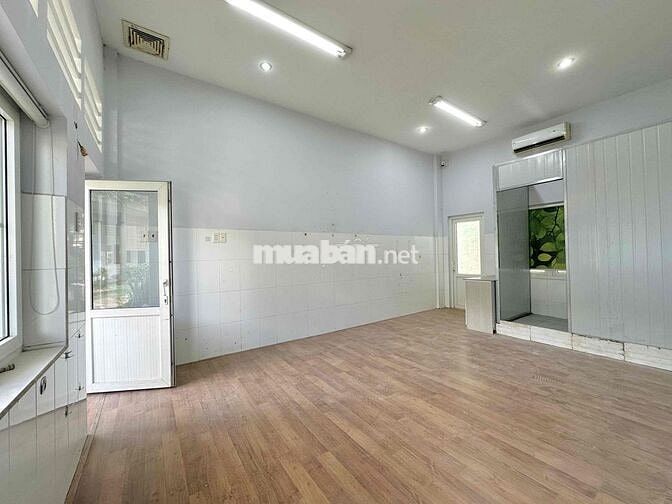 phòng trọ mới giá rẻ ngay Lê Văn Chí, ngã tư Thủ Đức, gần SPKT, HUB