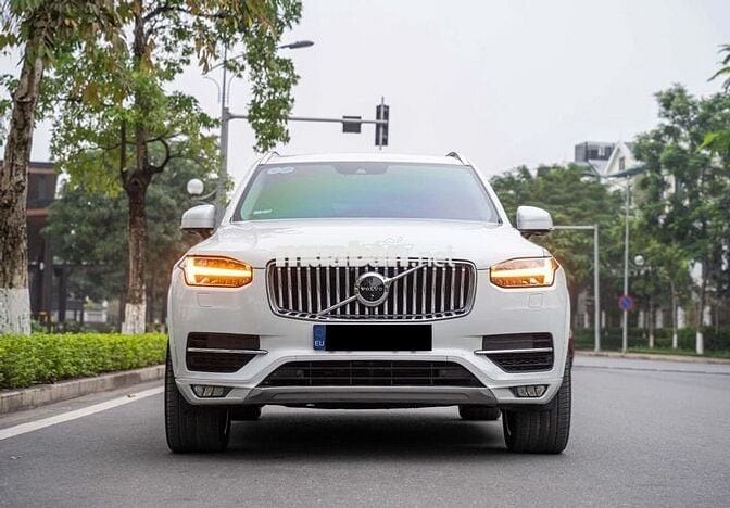Volvo XC90 T6 2016 màu trắng nk Thụy Điển