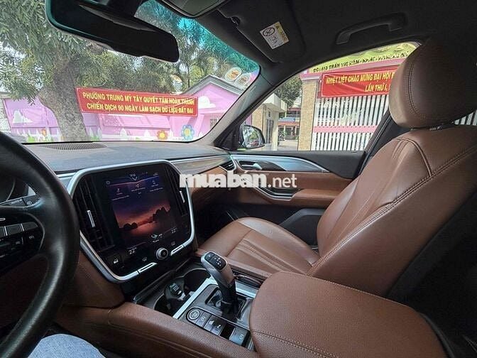 VinFast Lux SA2.0 2019 Premium 2.0 AT - 101000 km