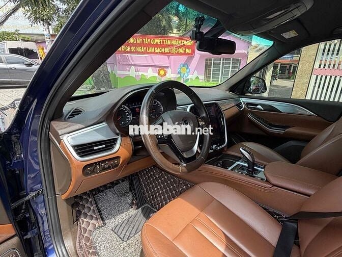 VinFast Lux SA2.0 2019 Premium 2.0 AT - 101000 km