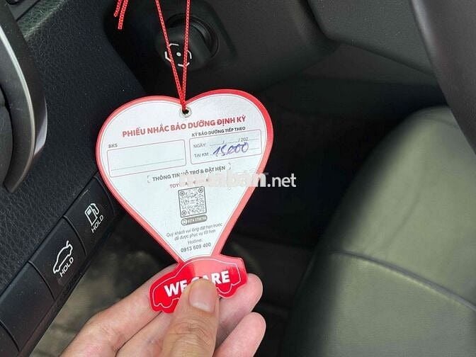 Toyota Camry 2022 2.0 Q - 10000 km Trắng nt Đen