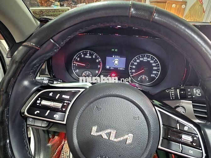 Kia Seltos 2022 Luxury 1.4 AT - 31000 km