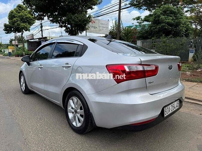 Kia Rio 2015 1.4 AT Sedan - 100000 km