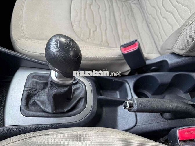 Kia Rio 2015 1.4 AT Sedan - 100000 km