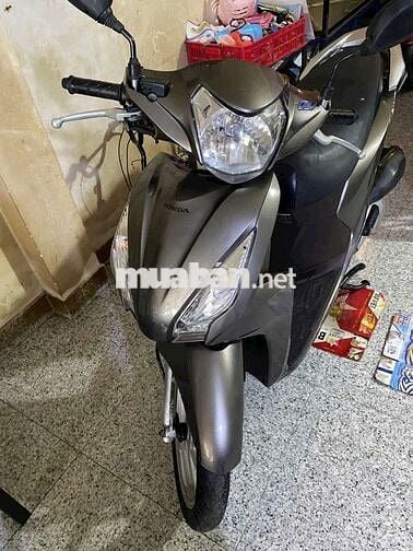 Cần tiền bán gấp  vision cuối 2016 xe còn đẹp