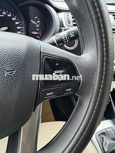 Kia Rio 2015 1.4 AT Sedan - 100000 km