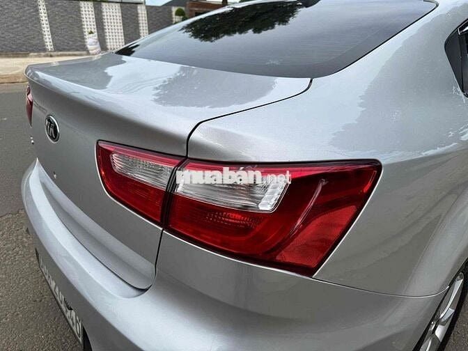 Kia Rio 2015 1.4 AT Sedan - 100000 km