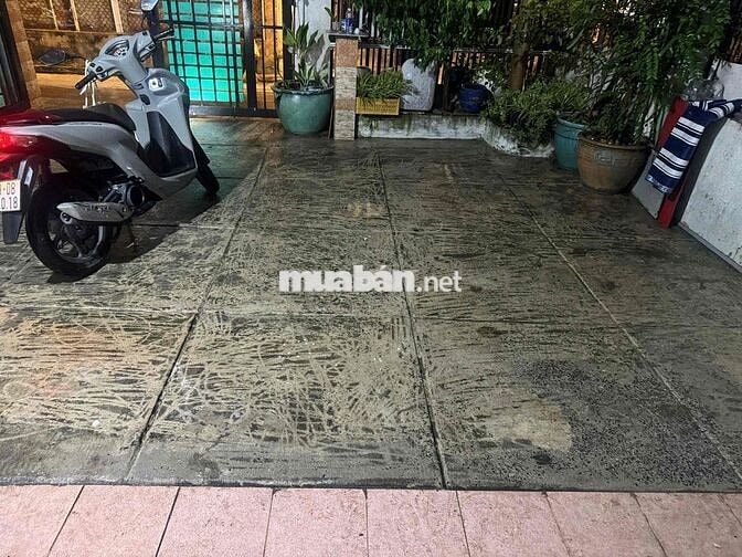 phòng riêng biệt khô chung chủ nhà