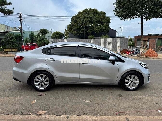 Kia Rio 2015 1.4 AT Sedan - 100000 km