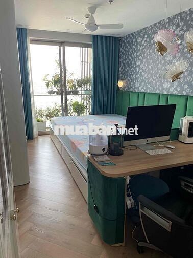 Cho thuê căn Penhouse, diện tích 178m2, 4 phòng ngủ + 1 phòng kho M8