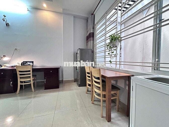 STUDIO CỬA SỔ TRỜI TÁCH BẾP FULL NỘI THẤT GẦN ĐẦM SEN