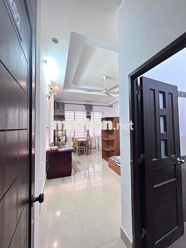 STUDIO CỬA SỔ TRỜI TÁCH BẾP FULL NỘI THẤT GẦN ĐẦM SEN