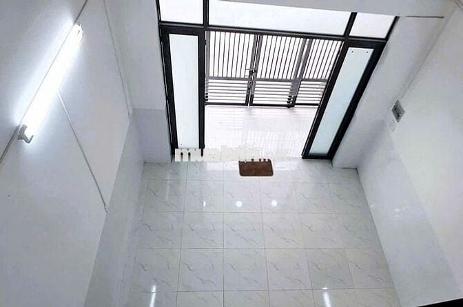 Cho thuê nhà nguyên căn hẻm xe hơi gần mặt tiền đường Tam Bình