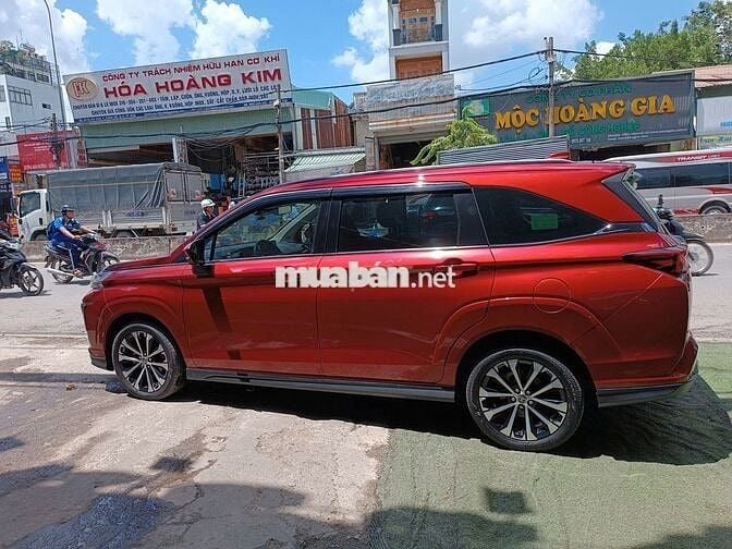 Veloz Top 2023 số tự động màu đỏ