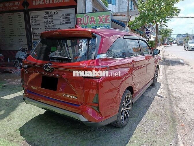 Veloz Top 2023 số tự động màu đỏ