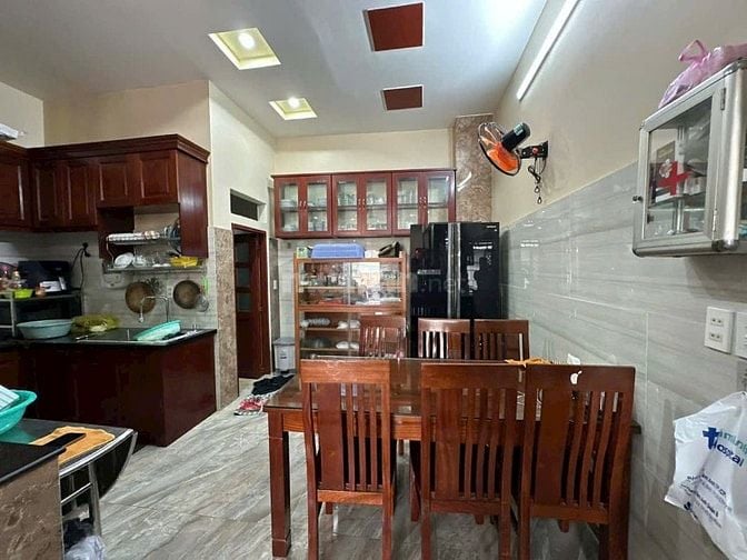 Nhà chính chủ cần bán gấp hẻm xe hơi