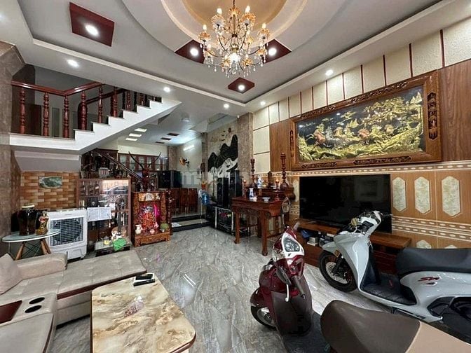 Nhà chính chủ cần bán gấp hẻm xe hơi