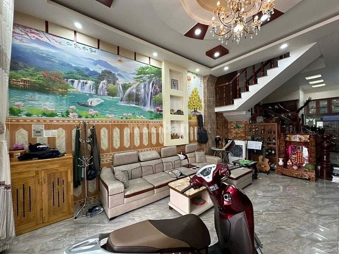 Nhà chính chủ cần bán gấp hẻm xe hơi