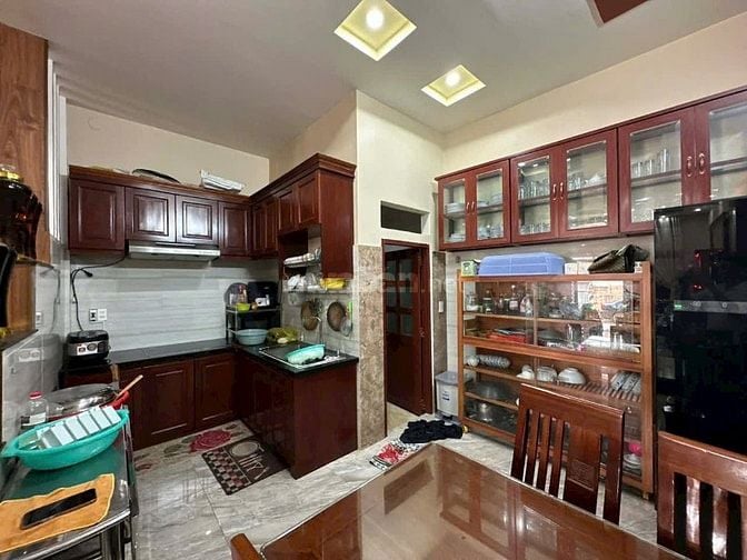 Nhà chính chủ cần bán gấp hẻm xe hơi