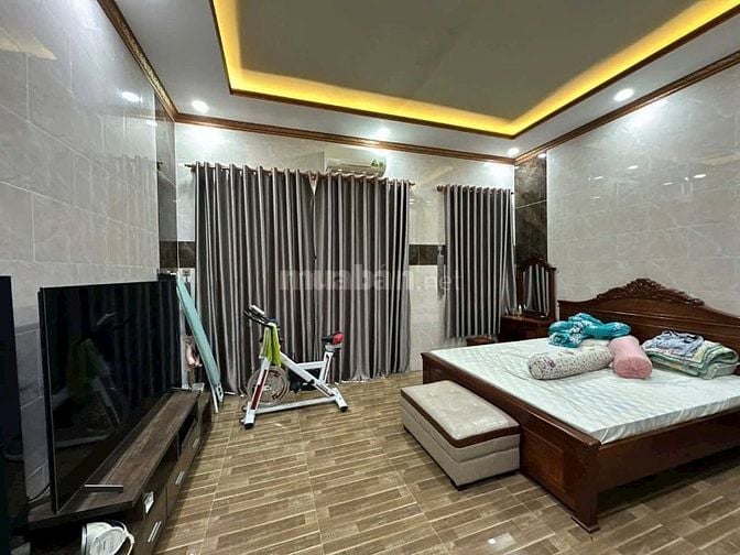 Nhà chính chủ cần bán gấp hẻm xe hơi