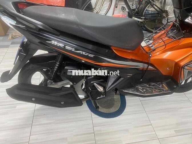 xe ab 125 đen cam khoá lớn