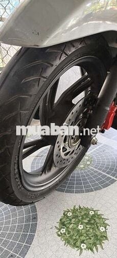 Kẹt tiền cần bán SH 160cc dk 09/2024