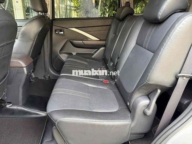 Mitsubishi Xpander Premium 2024 - 15800 km