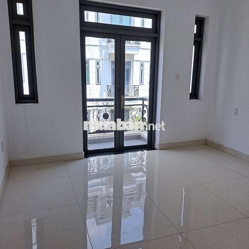 Cho thuê phòng ban công. Khu vip Bảo Ngọc