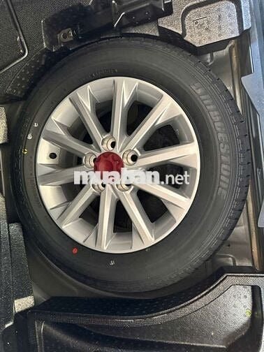 Toyota Camry 2013 2.0E, màu đen, lướt 41.000 km