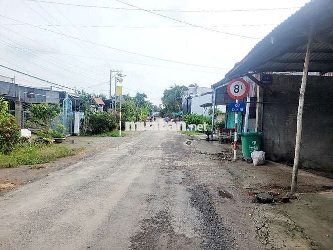 Bán gấp nền thổ cư giá 420tr gần chợ Vĩnh Lợi ngang9mxdai13m